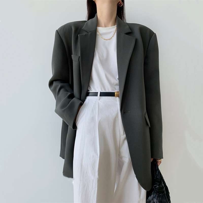 Elegant Women’s Tailored Blazer