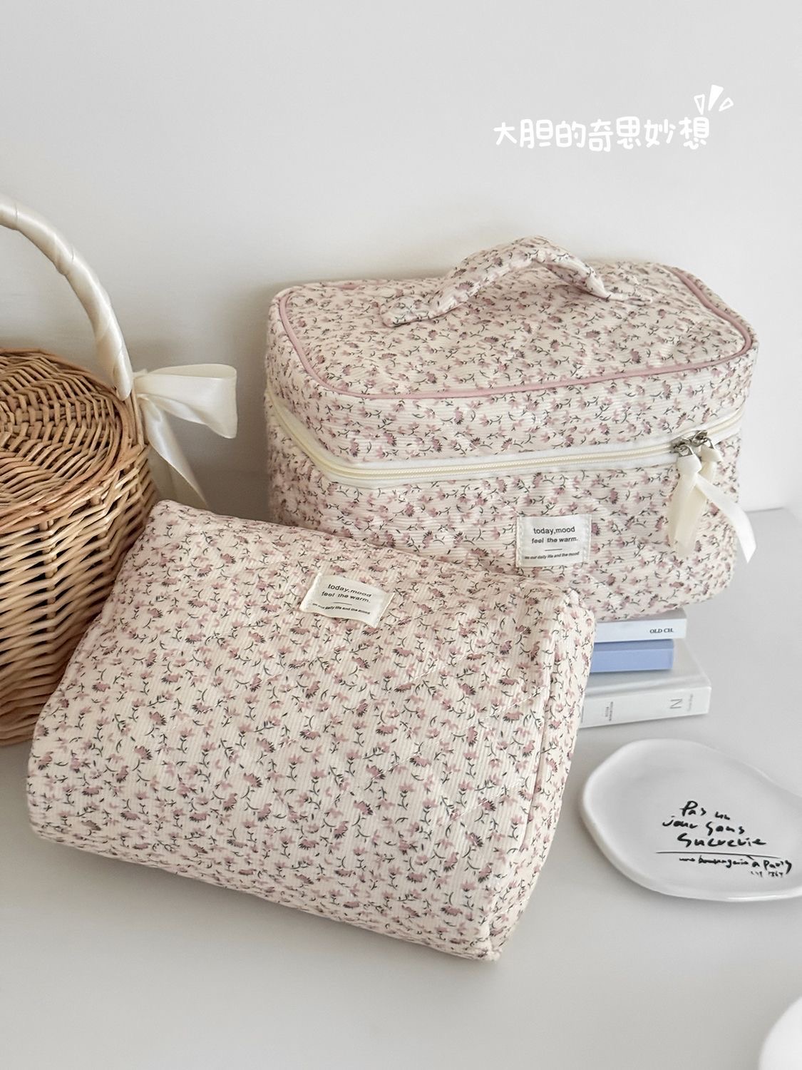 Toiletry bags floral luxe