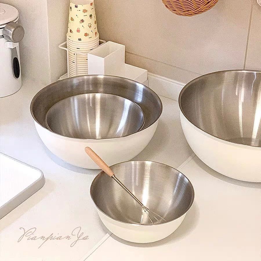 Baking Bowl (White Exterior with Silver Stainless Steel Interior)
