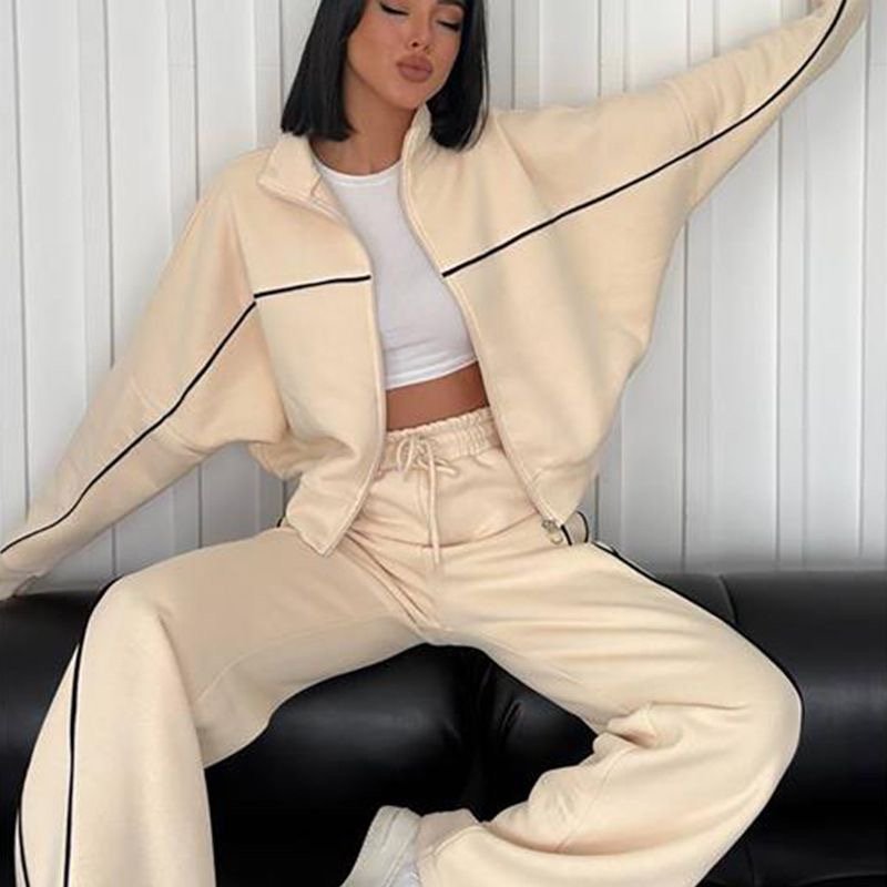 Zip up women tracksuit