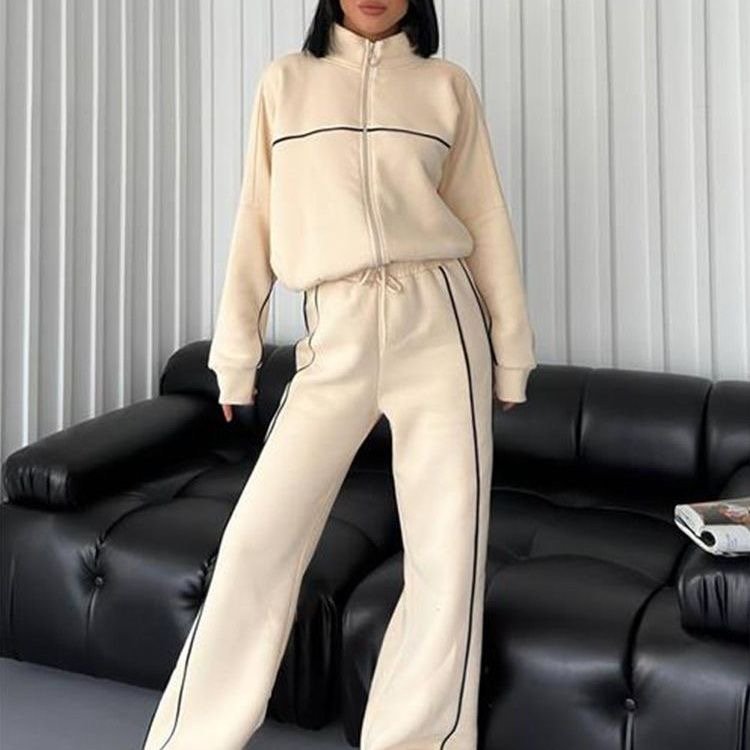 Zip up women tracksuit