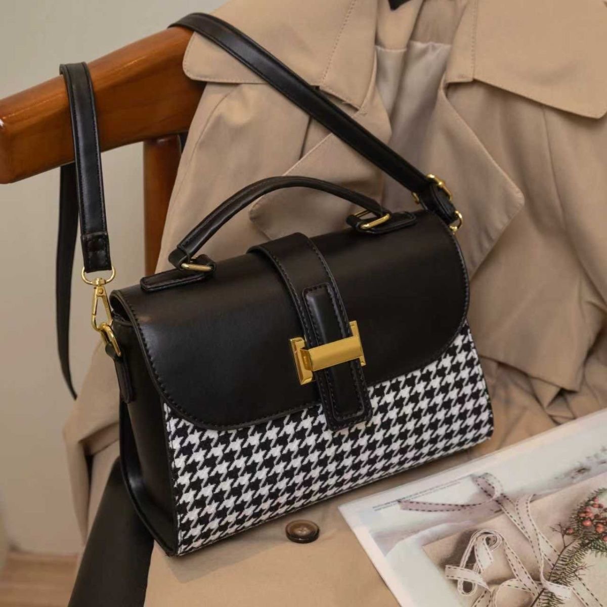 Small fashion handbag.