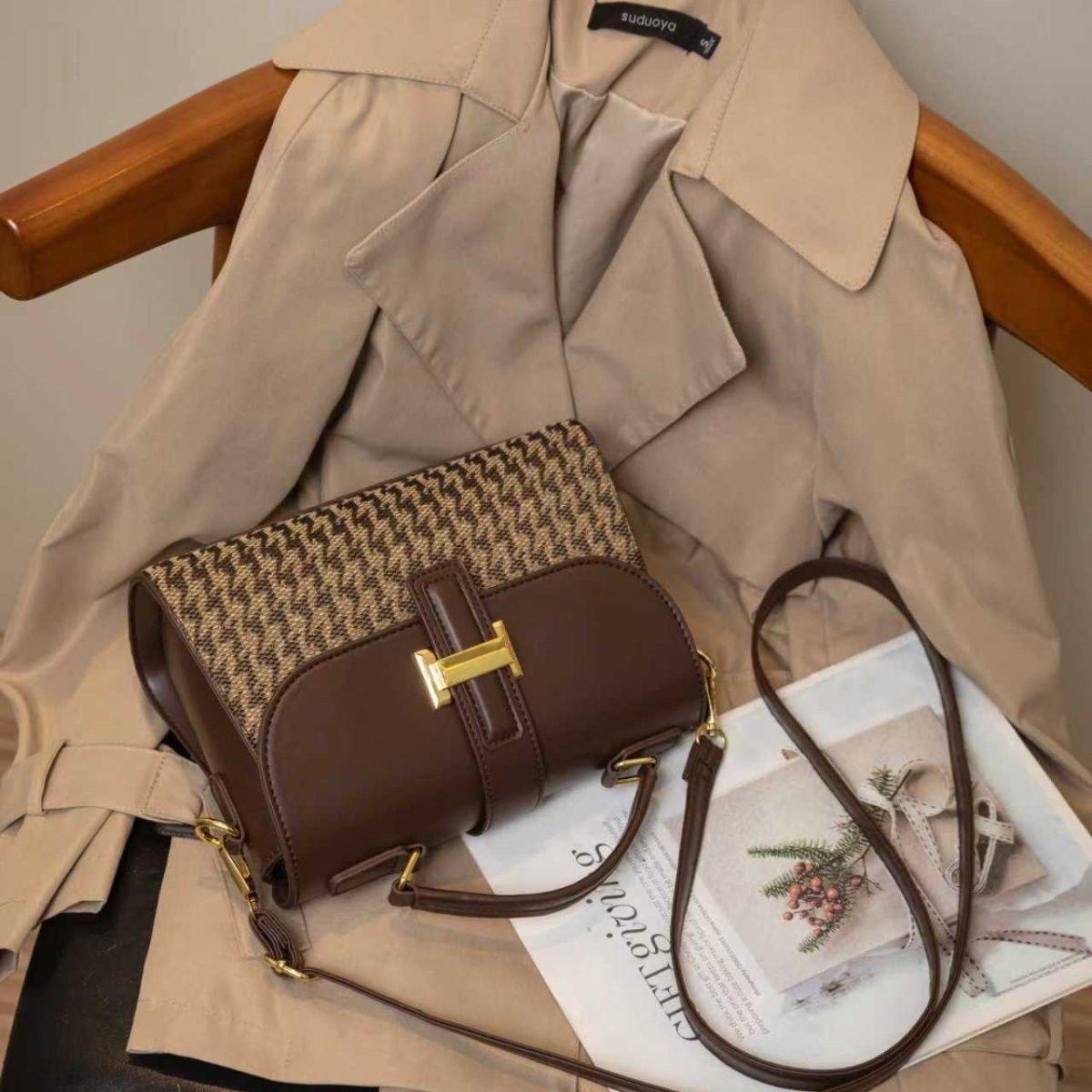 Small fashion handbag.