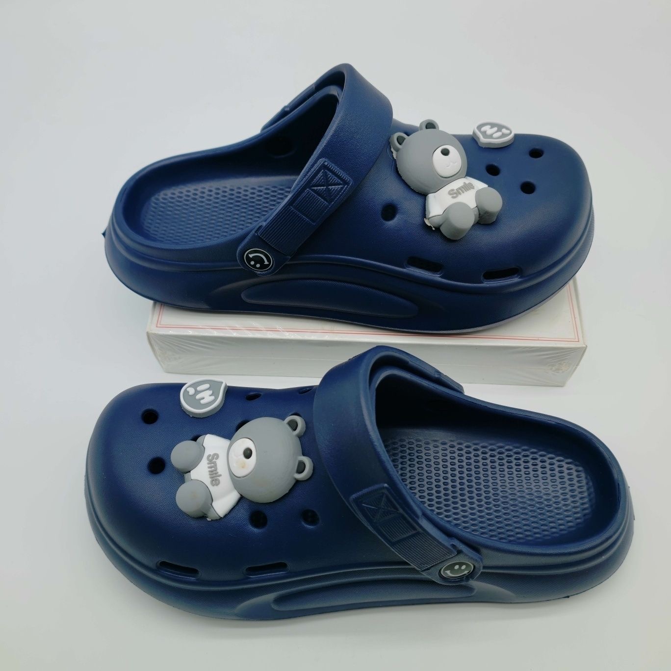 Girls crocs