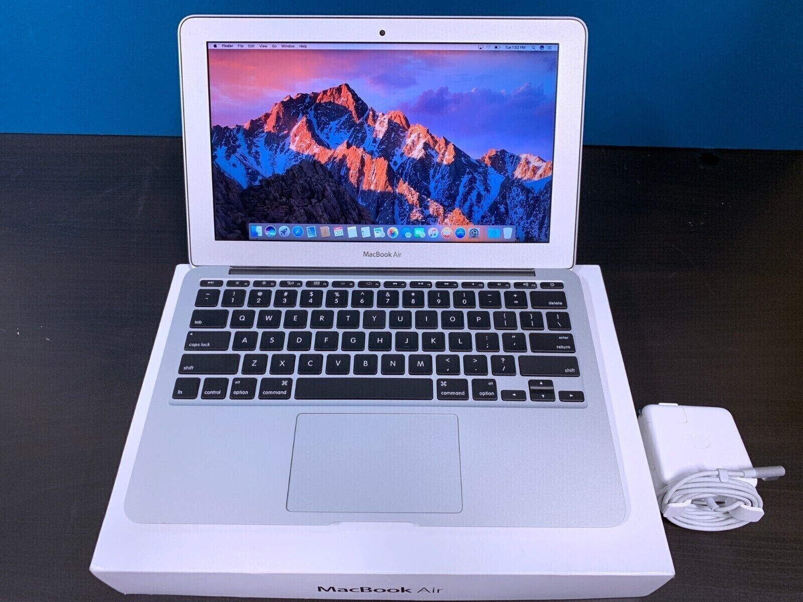 MACBOOK AIR LAPTOP 11