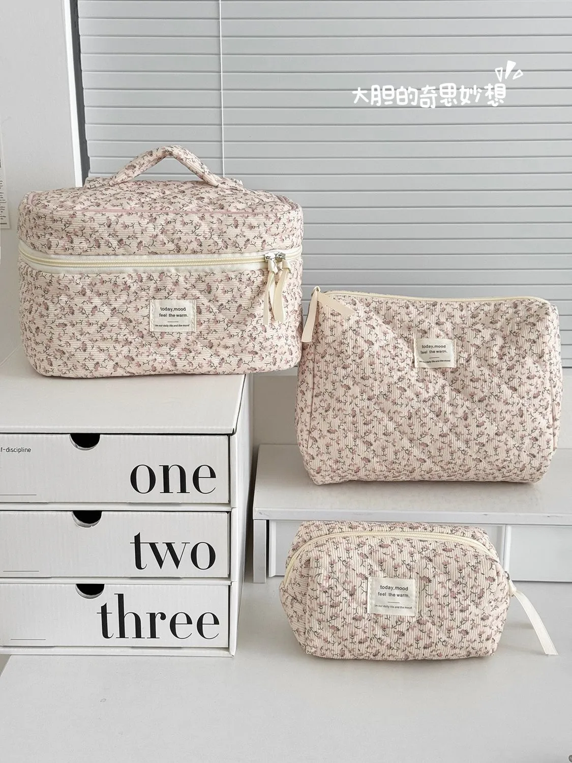 Toiletry bags floral luxe