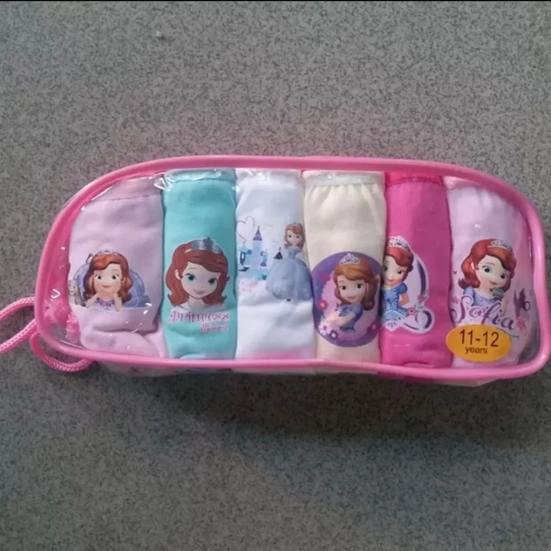 Girls panties set