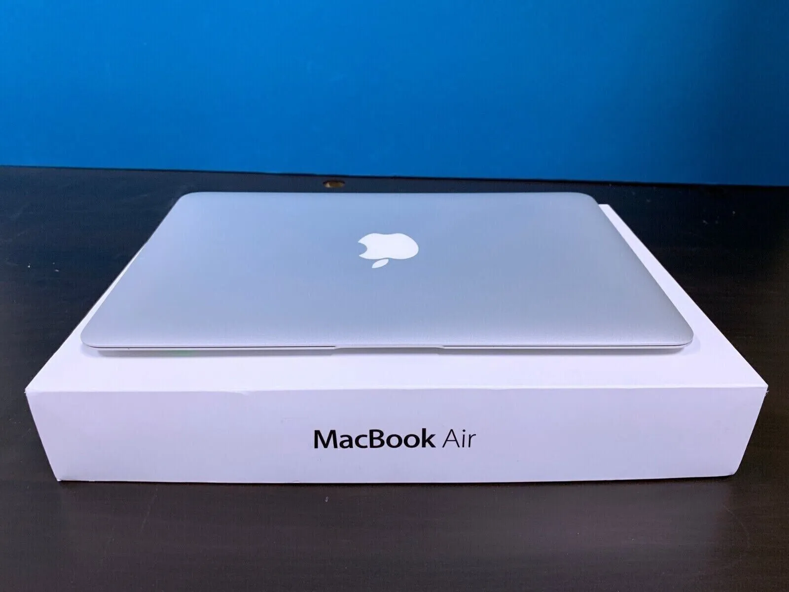 MACBOOK AIR LAPTOP 11